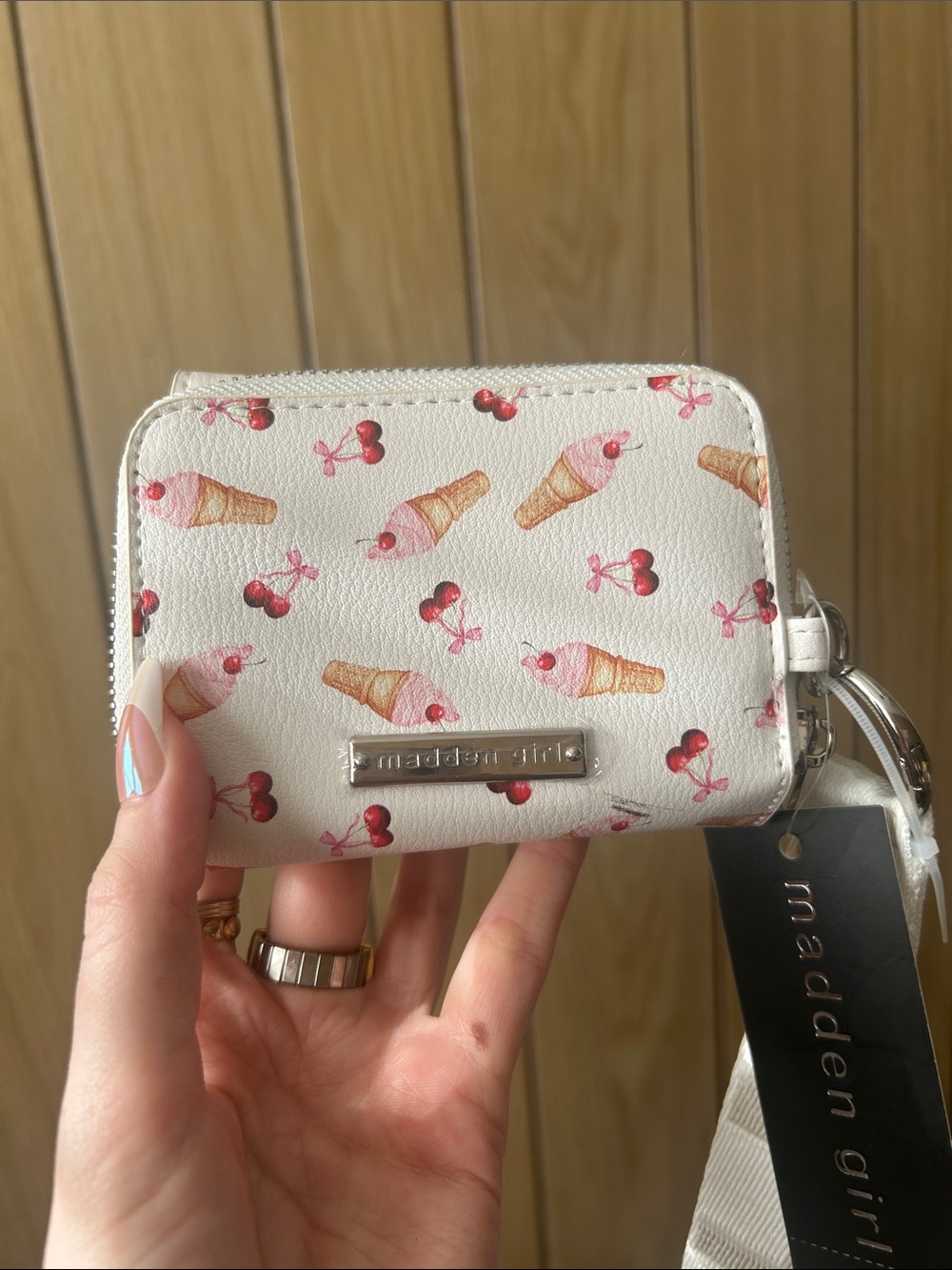 White cherry 🍒 and ice cream 🍦 wallet - Picture 2 of 5